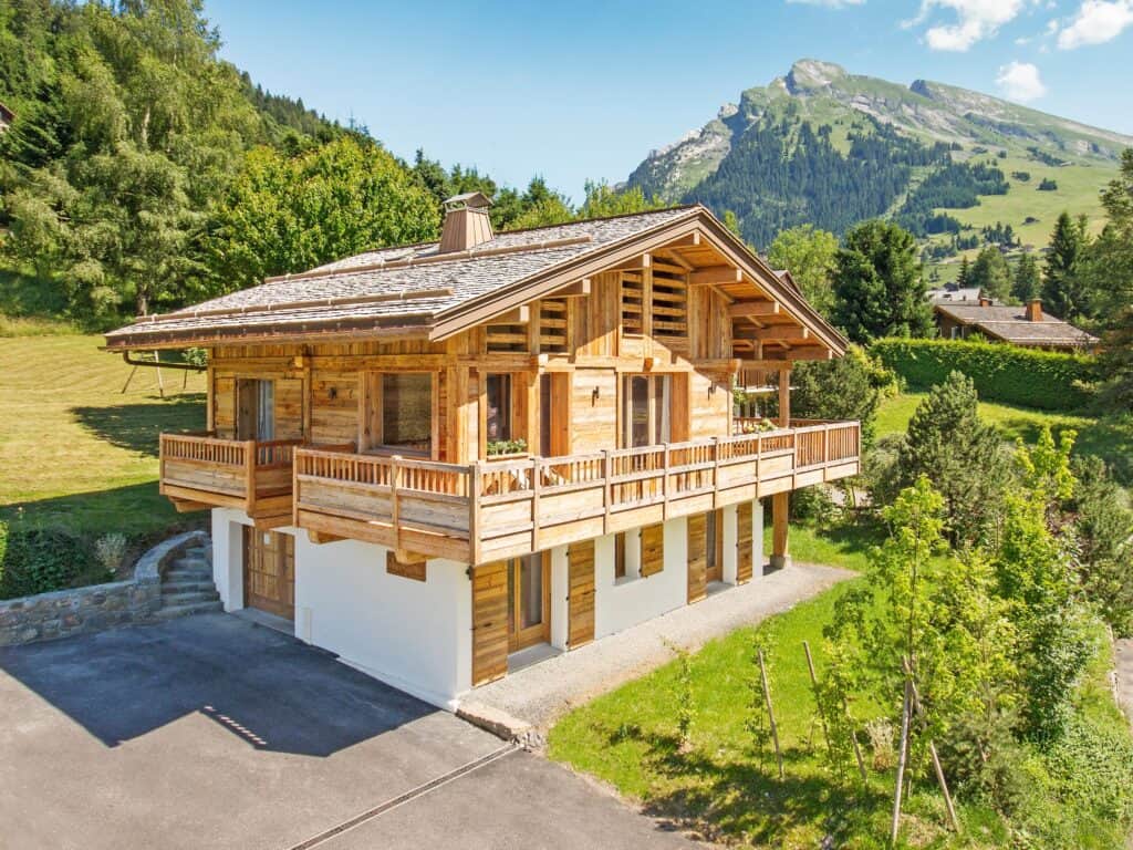 Vue du Chalet Andreanna et du paysage environnant.