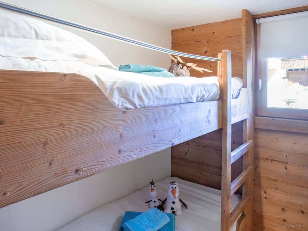 Bunk beds in the children's room at Chalet Levant Blanc