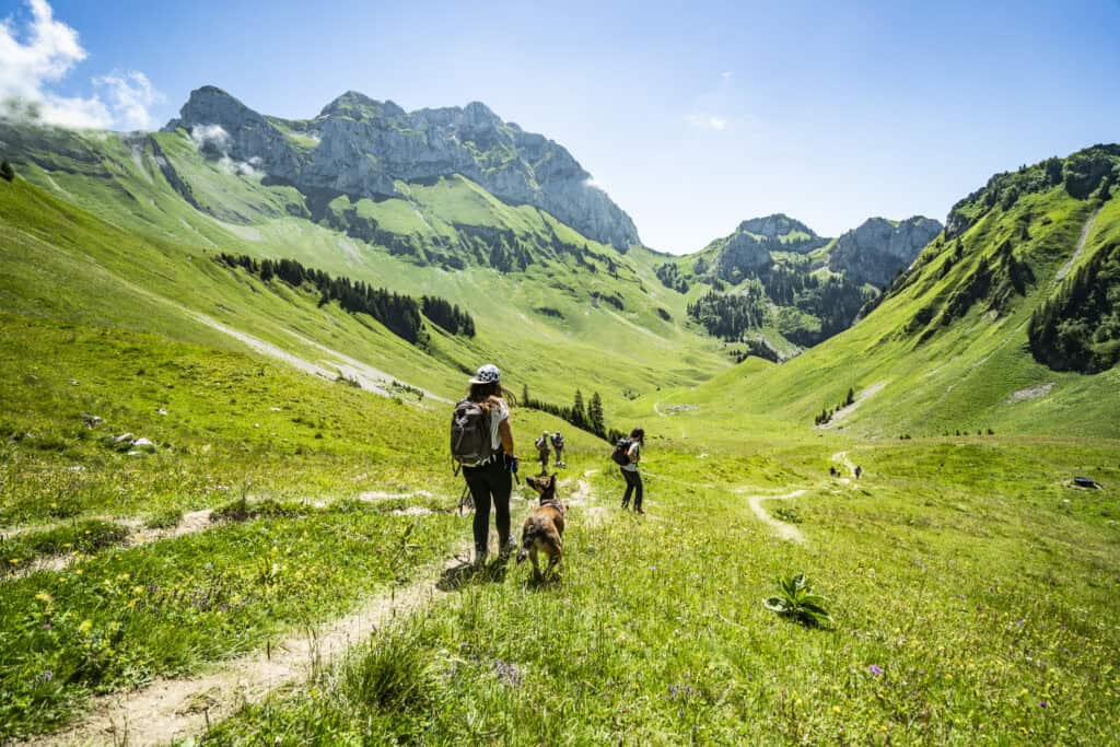 Family outing in Châtel thanks to the lifts included in the Multi pass