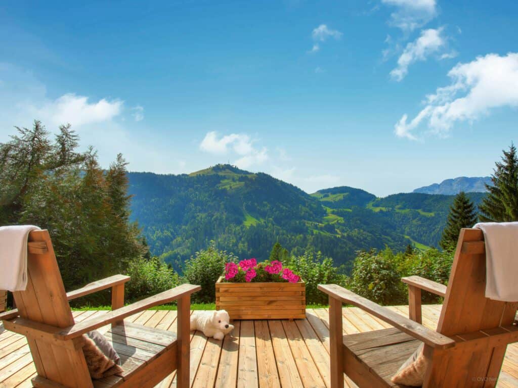 Chalet with a view over the mountains